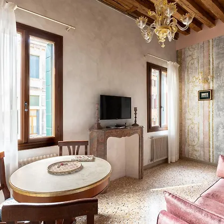 Ca' Cappello 1 With Canal View * ヴェネツィア