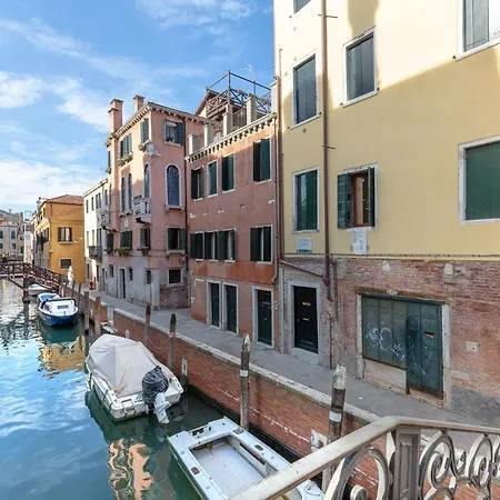 Ca' Cappello 1 With Canal View Daire